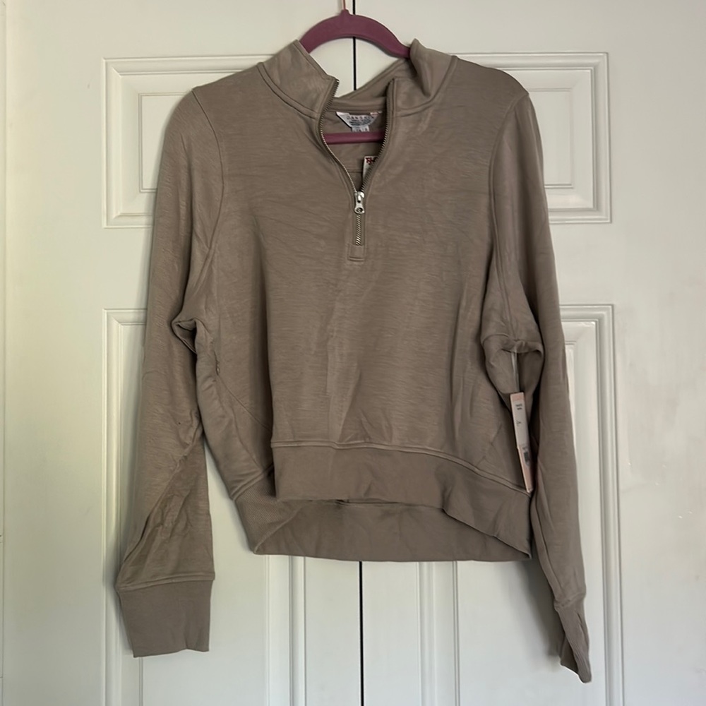 NWT Women's pullover